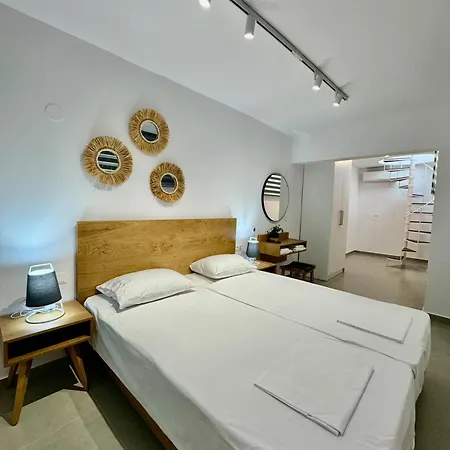 Zoe Seafront Aprt Апартаменты Сиври